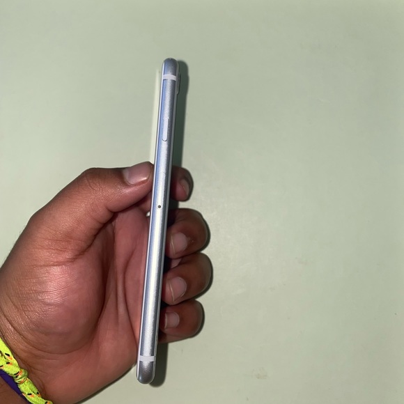 iPhone 8 64 gb unlock - Picture 5 of 5